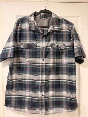 Mountain Ridge Short Sleeve Plaid Button-Down Shirt in Navy and White Large